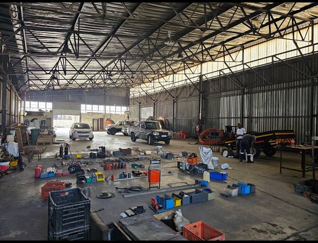650M² FACTORY TO LET IN ROODEKOP
